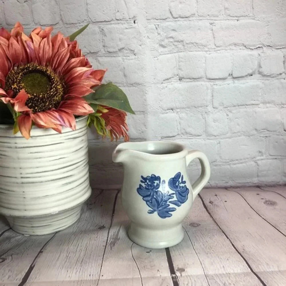 vintage Pfaltzgraff yorktowne creamer stoneware